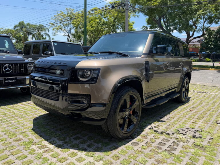 Land Rover Defender 130 X MHEV 2025