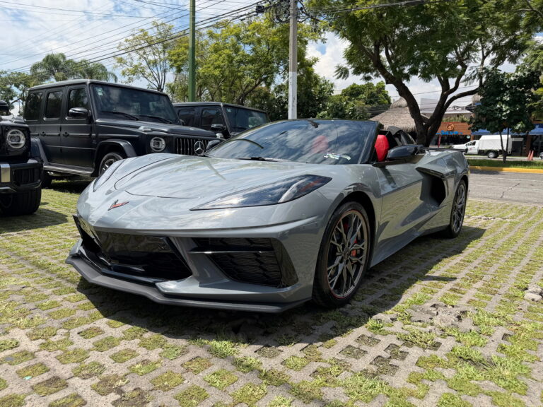Chevrolet Corvette Stingray Z51 Convertible 2025